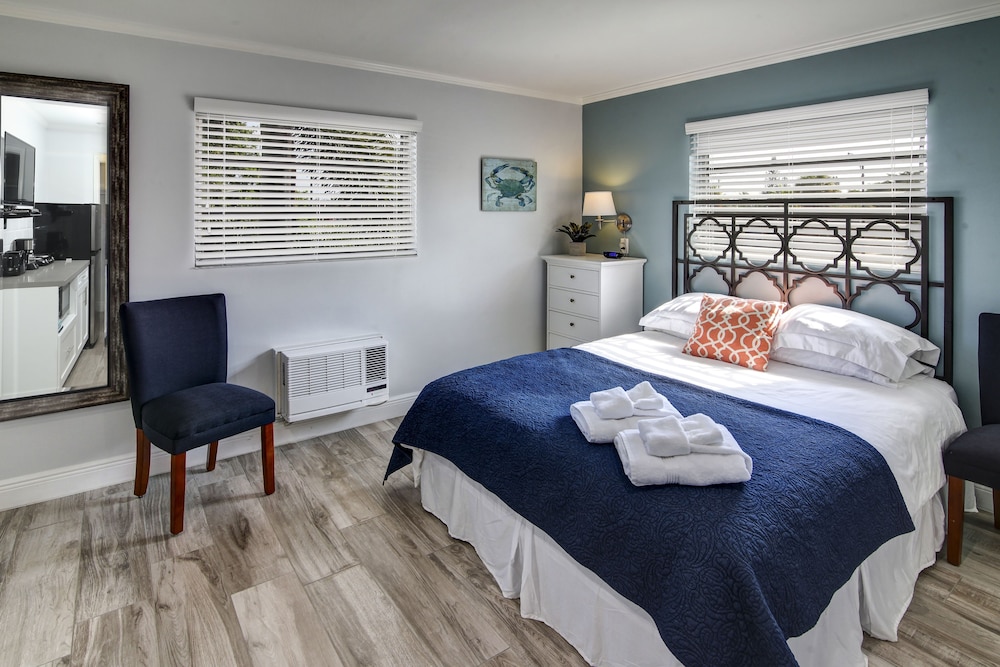 May Dee Suites - photo 26