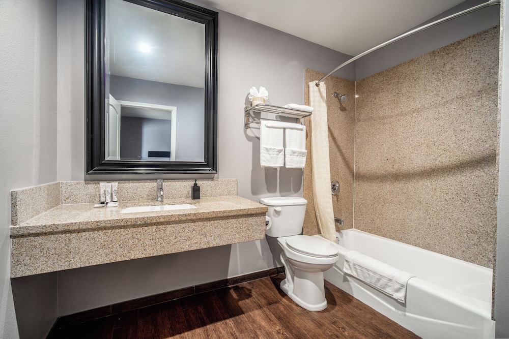 Lyfe Inn & Suites By Aga Lax Airport - photo 34