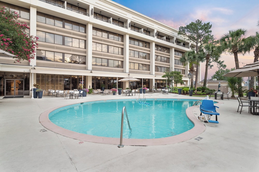 Crowne Plaza Executive Center Baton Rouge by IHG - photo 69