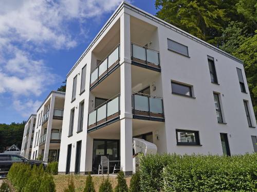 Haus Jasmund in Sellin WG01 im EG mit Kamin und Terrasse — 4-Star Luxury Hotel in Ostseebad Sellin, Germany