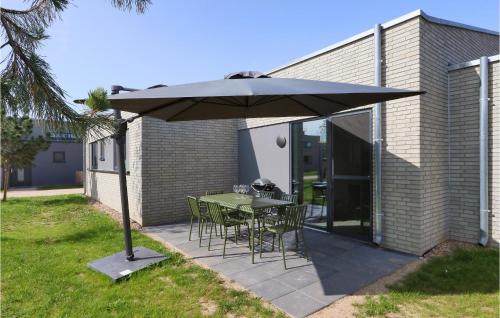 Nice Home in Lembruch dümmer See With 5 Bedrooms Indoor Swimming Pool and Wifi — 5-Star Luxury Hotel in None, Germany