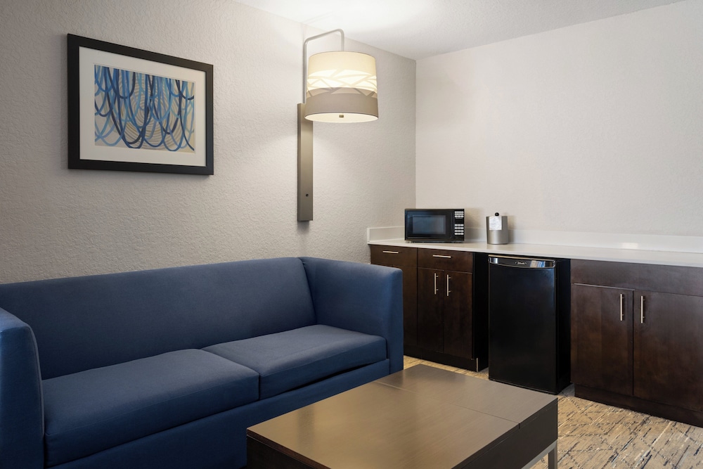 Holiday Inn Express St. Petersburg North by IHG - photo 10