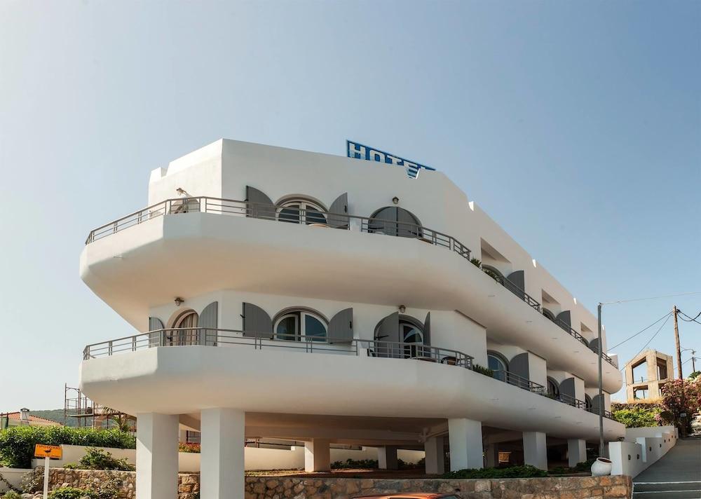 Nontas Hotel — hotel in Megalochori