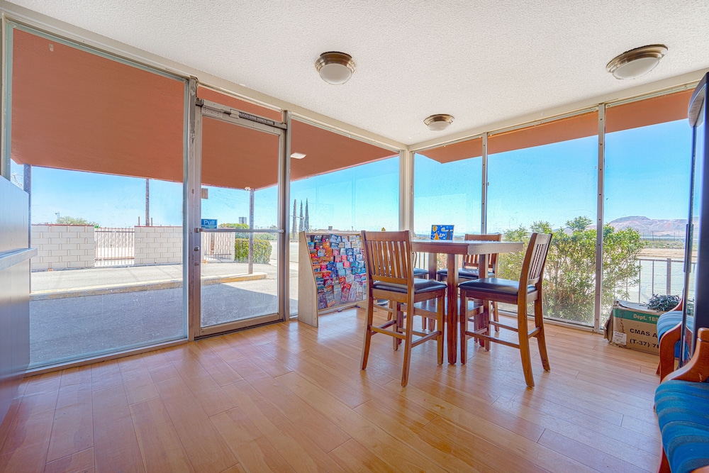 Mojave Hotel - photo 25