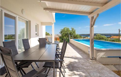 3 Bedroom Lovely Home In Banjol — 4-Star Luxury Hotel in Banjol, Croatia