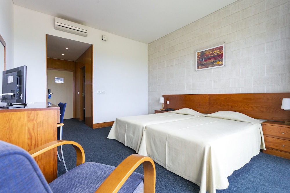 Hotel Colombo — 4-Star Luxury Hotel in Galegos, Portugal