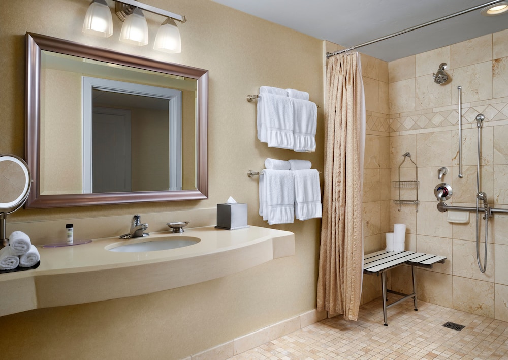 West Inn & Suites - photo 16