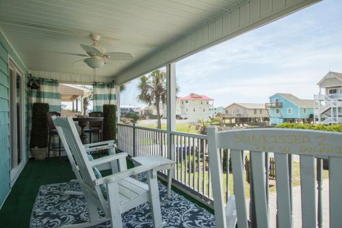 Sunkissed 2 by Oak Island Accommodations - photo 6
