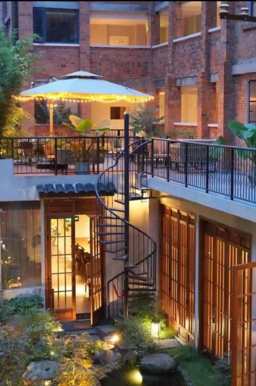 Chengdu Chuanxing Yinli Hotel — 5-Star Luxury Hotel in Chengdu, People's Republic of China
