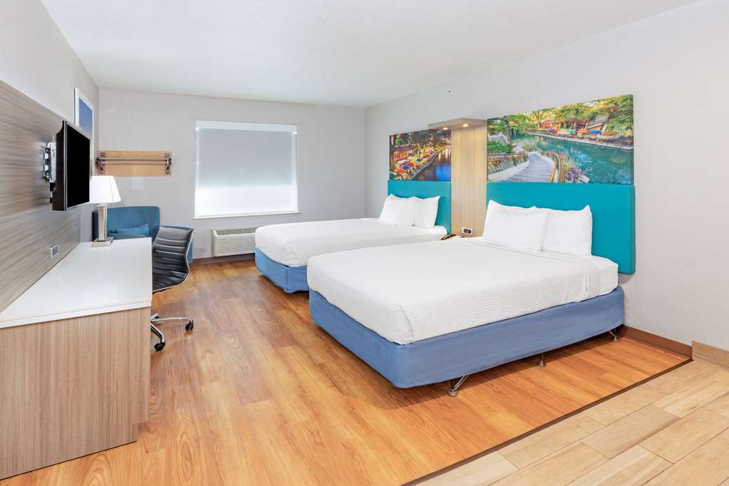 Days Inn & Suites by Wyndham San Antonio near Frost Bank Center - photo 27