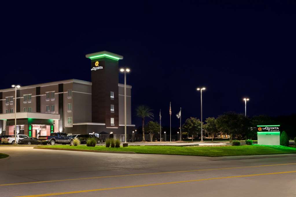 La Quinta Inn & Suites by Wyndham Gonzales LA - photo 4