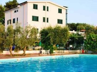 Albergo 2 Pini in Rodi Garganico, Italy