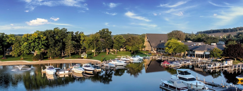Abbey Resort and Avani Spa — hotel in Fontana