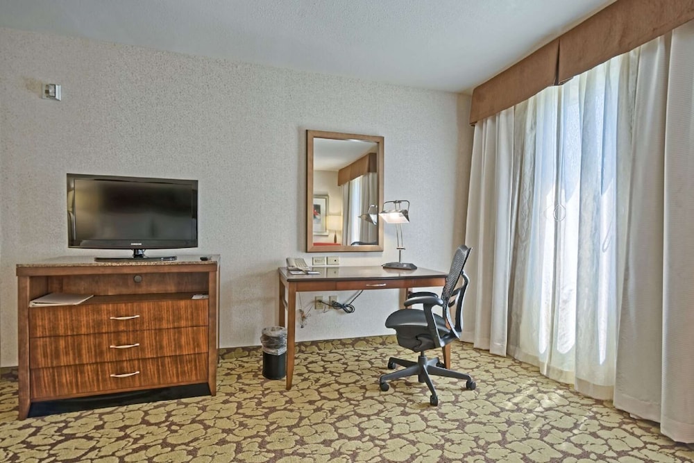 Hilton Garden Inn Mt. Laurel - photo 19