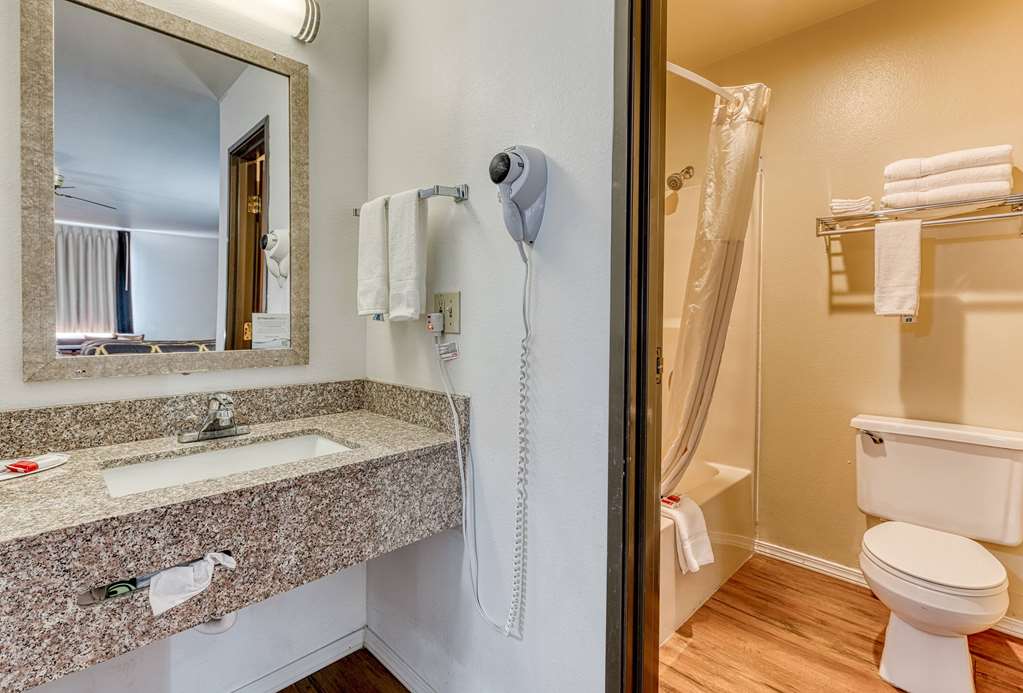 Super 8 by Wyndham Alamosa - photo 67