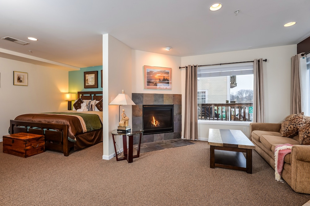 Old Harbor Inn - photo 12