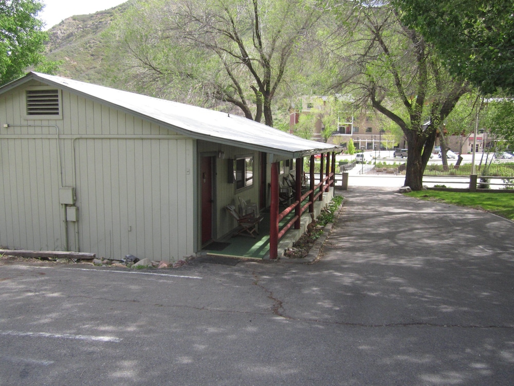 Wapiti Self Service Lodge - photo 29