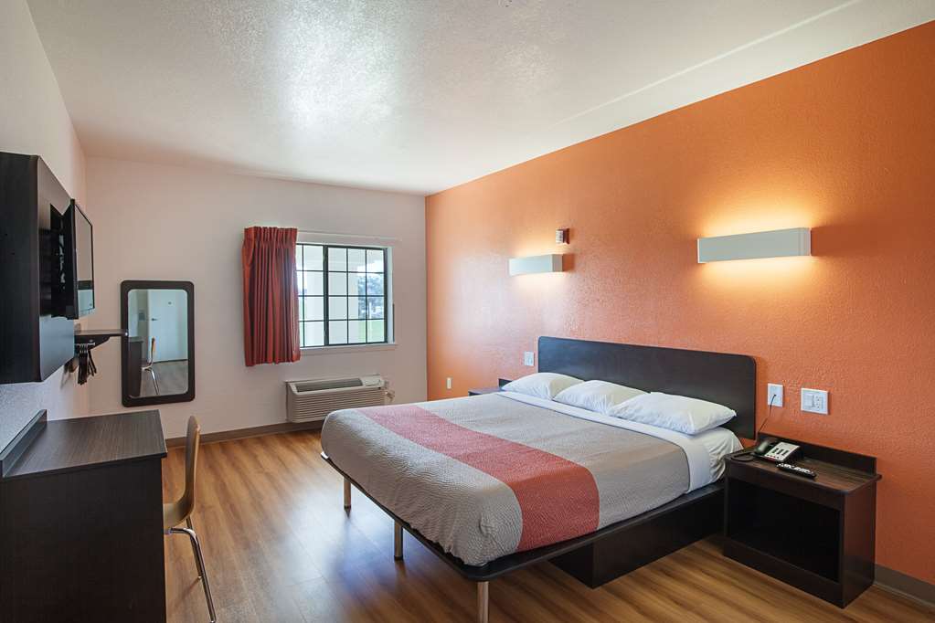 Motel 6 Bedford TX Fort Worth - photo 6