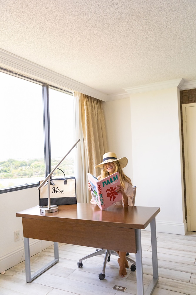 Hilton Palm Beach PBI - photo 33