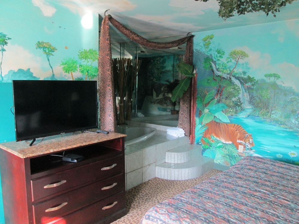 Delux Inn & Suites - photo 11