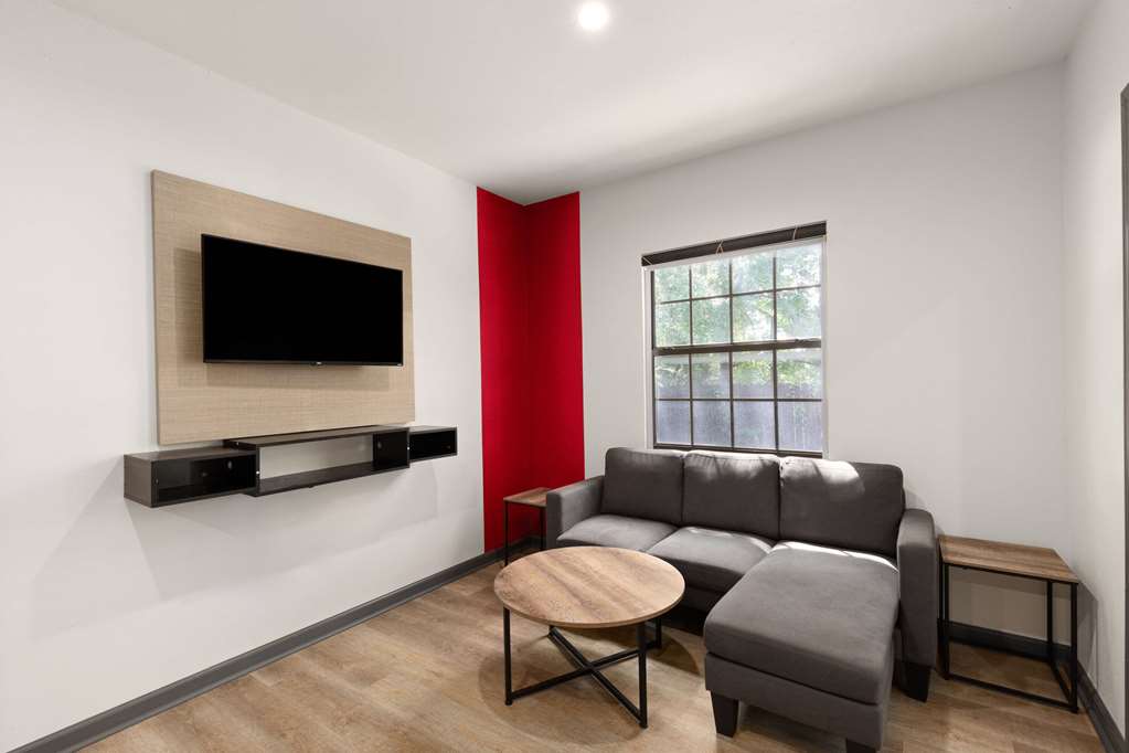 Ramada by Wyndham Studio Suites Dothan - photo 11