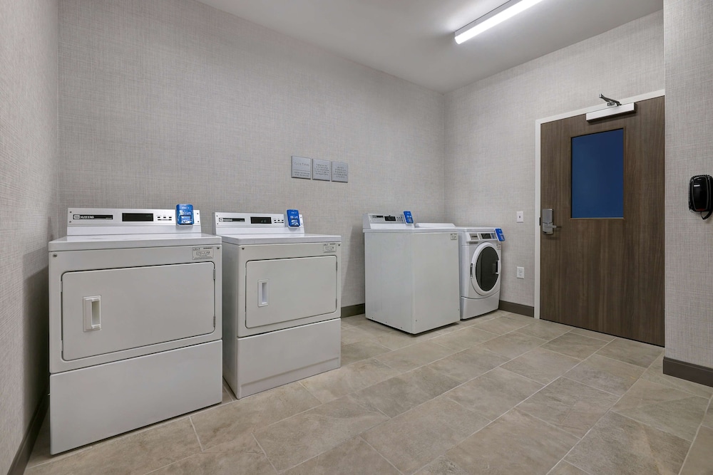 Hampton Inn & Suites Houston East Beltway 8 - photo 53