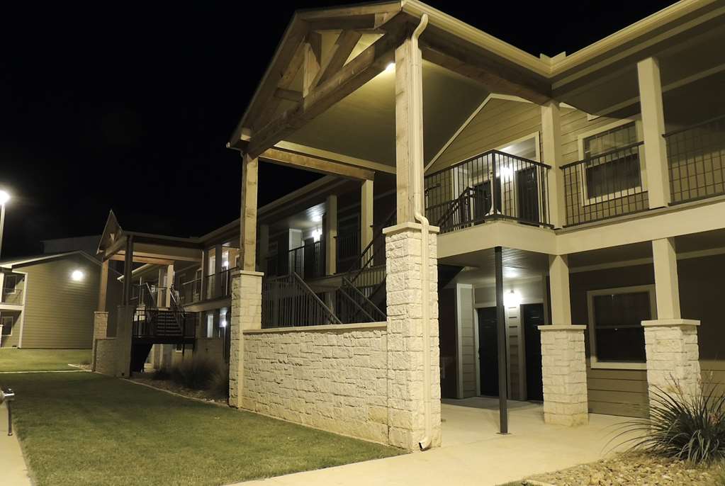 Eagle's Den Suites Carrizo Springs a Travelodge by Wyndham - photo 4