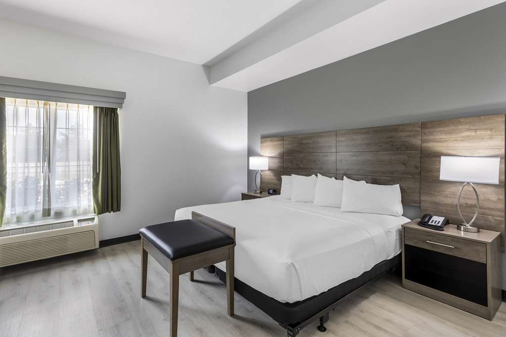 Best Western Plus MidAmerica Hotel - photo 2