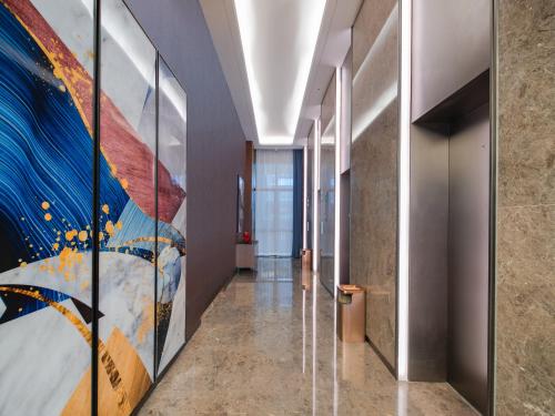 Hampton by Hilton Shenzhen Longhua Qinghu — 4-Star Luxury Hotel in Shenzhen, People's Republic of China