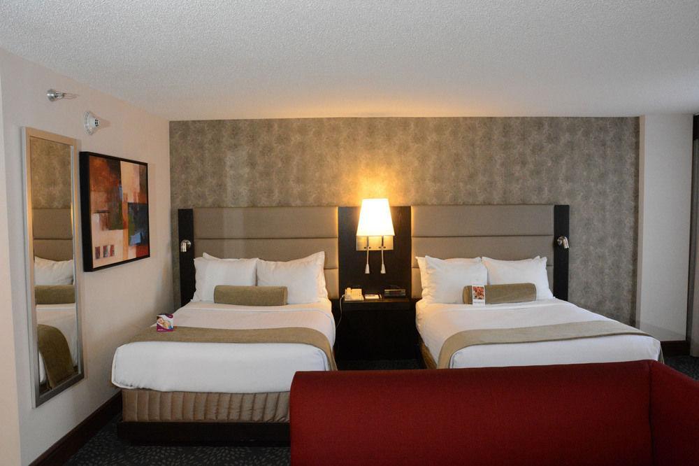 University Plaza Hotel and Conference Center - photo 10