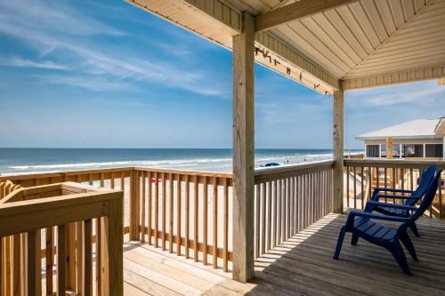Absolute Beach by Oak Island Accommodations - photo 26
