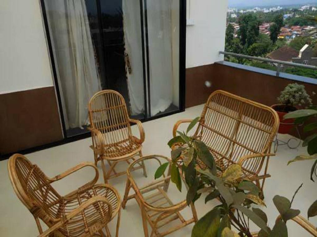 Vista Rooms at Dabholkar Corner - last minute hotel in Kolhapur