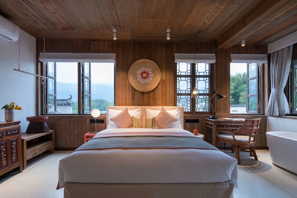 Shilily Qingmeixueshe — 4-Star Luxury Hotel in Huangshan, People's Republic of China