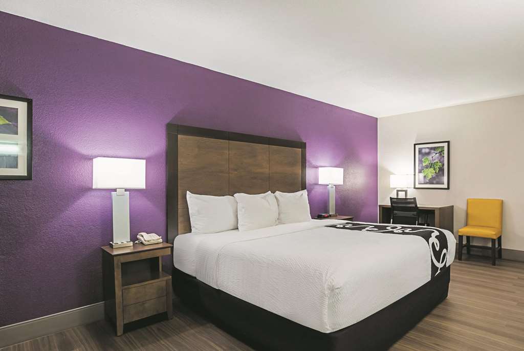 Wingate by Wyndham Galveston Beachfront at the Seawall - photo 21