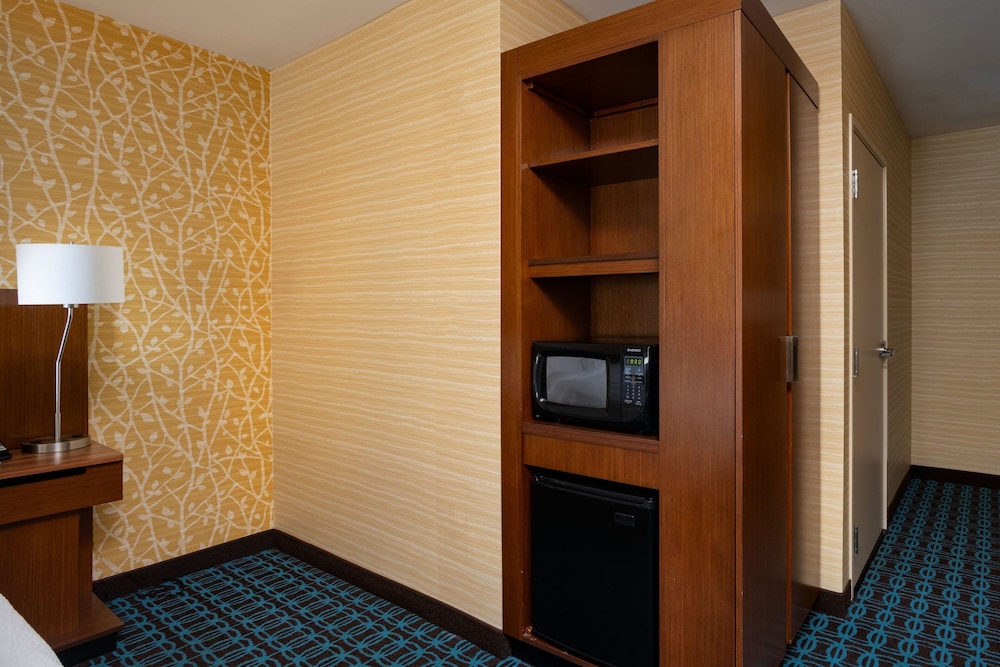 Fairfield Inn & Suites by Marriott Houston Richmond - photo 8
