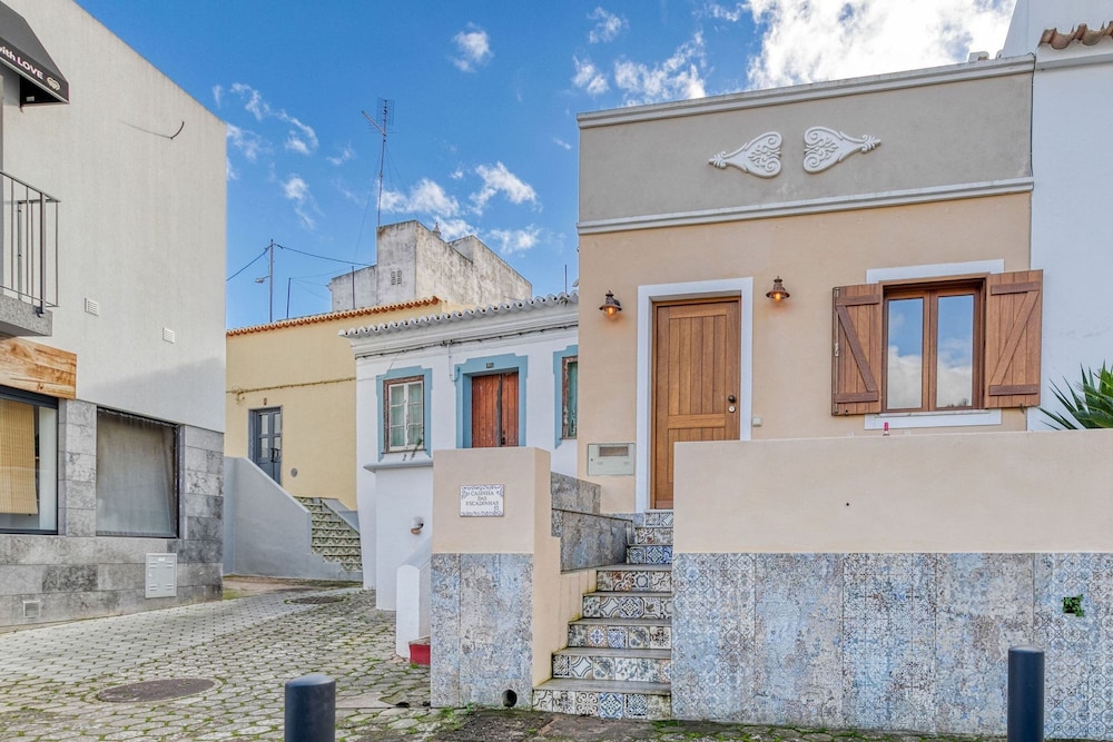 Casinha das Escadinhas Ferragudo Charming Trad in Lagoa, Portugal