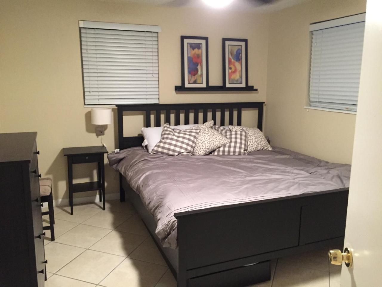 Modern 2 1 Apt Near Midtown And Beaches — 4-Star Luxury Hotel in Miami, United States