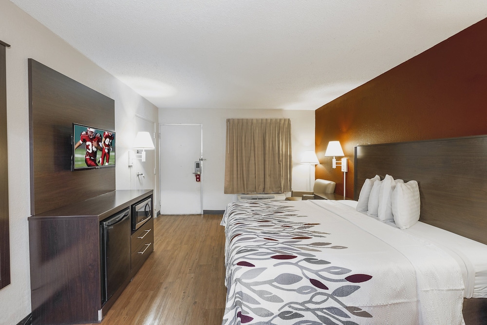 Red Roof Inn Walterboro - photo 11