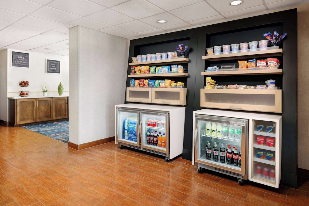 Hampton Inn Laredo - photo 22