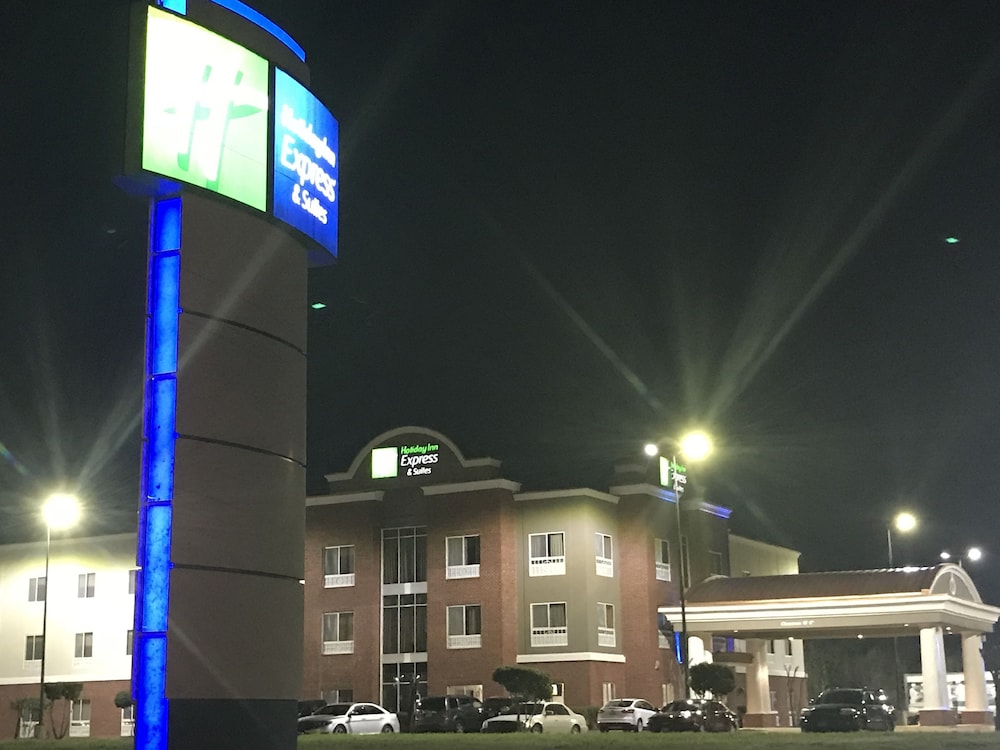 Holiday Inn Express Hotel & Suites Canton by IHG — hotel in Canton