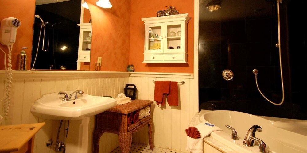 Wrens Nest Inn - photo 47
