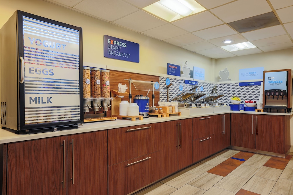 Holiday Inn Express Burlington by IHG - photo 56