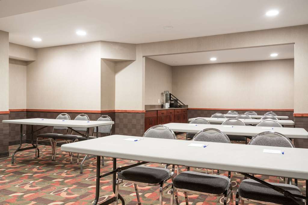 Baymont by Wyndham Eau Claire WI - photo 13
