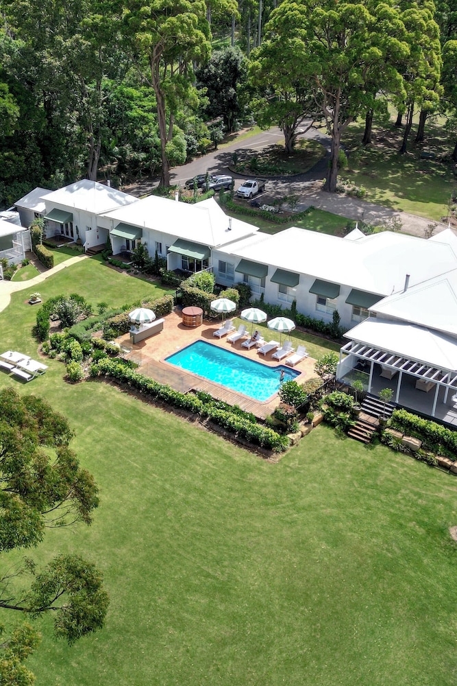 Verandah House Country Estate — 5-Star Luxury Hotel in Tamborine Mountain, Australia
