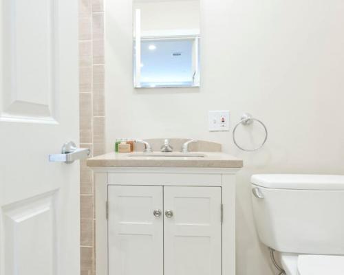 Simple 1br Financial District Keyless Entry — 4-Star Luxury Hotel in Boston, United States
