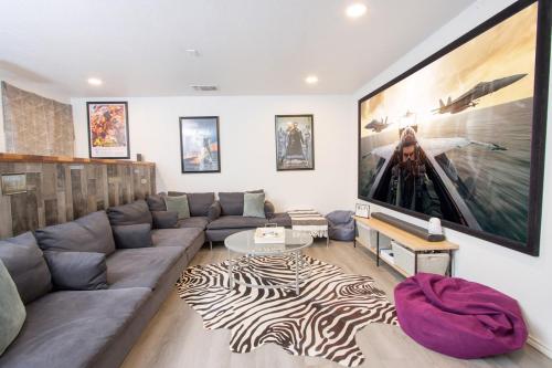 Big Family House w Theater Pool table — 4-Star Luxury Hotel in San Antonio, United States