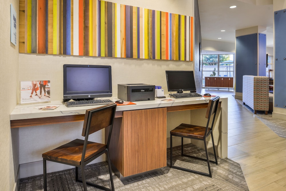 Holiday Inn Express & Suites Elk Grove Central Hwy 99 by IHG - photo 36