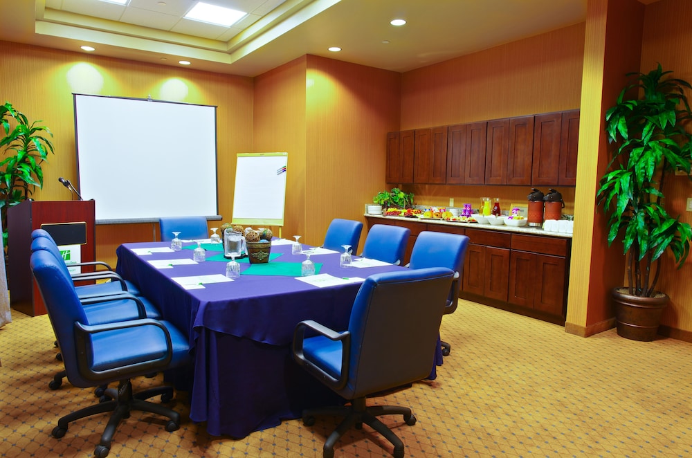 Holiday Inn Hotel & Suites Phoenix Airport By Ihg - photo 45