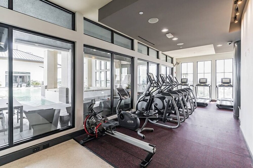 The Luxury Suites of Houston - photo 22
