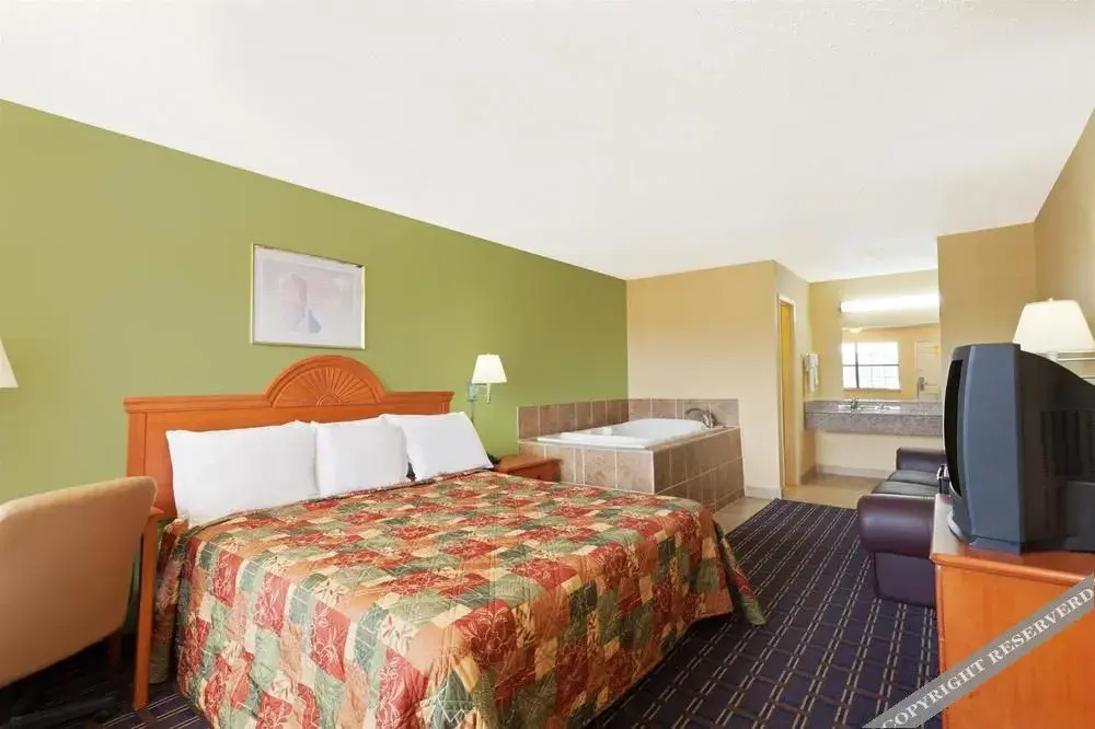 Days Inn by Wyndham Downtown Nashville West Trinity Lane - photo 5